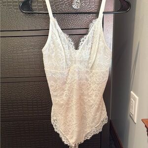 Elegant Lace Bodysuit in white